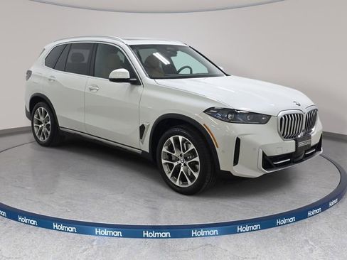 Certified 2024 BMW X5 xDrive40i w/ Premium Package image 3