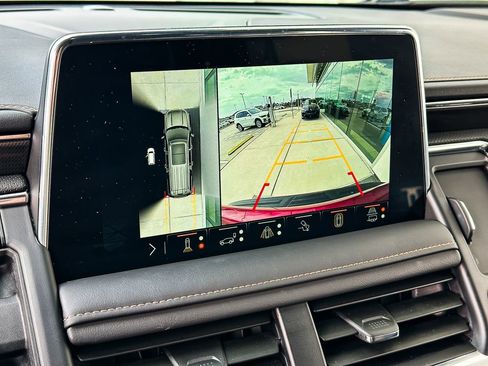 Used 2024 GMC Yukon AT4 w/ Technology Package image 15