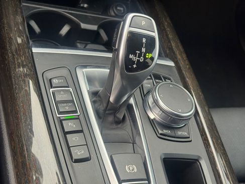 Used 2018 BMW X5 xDrive50i w/ M Sport Package image 32