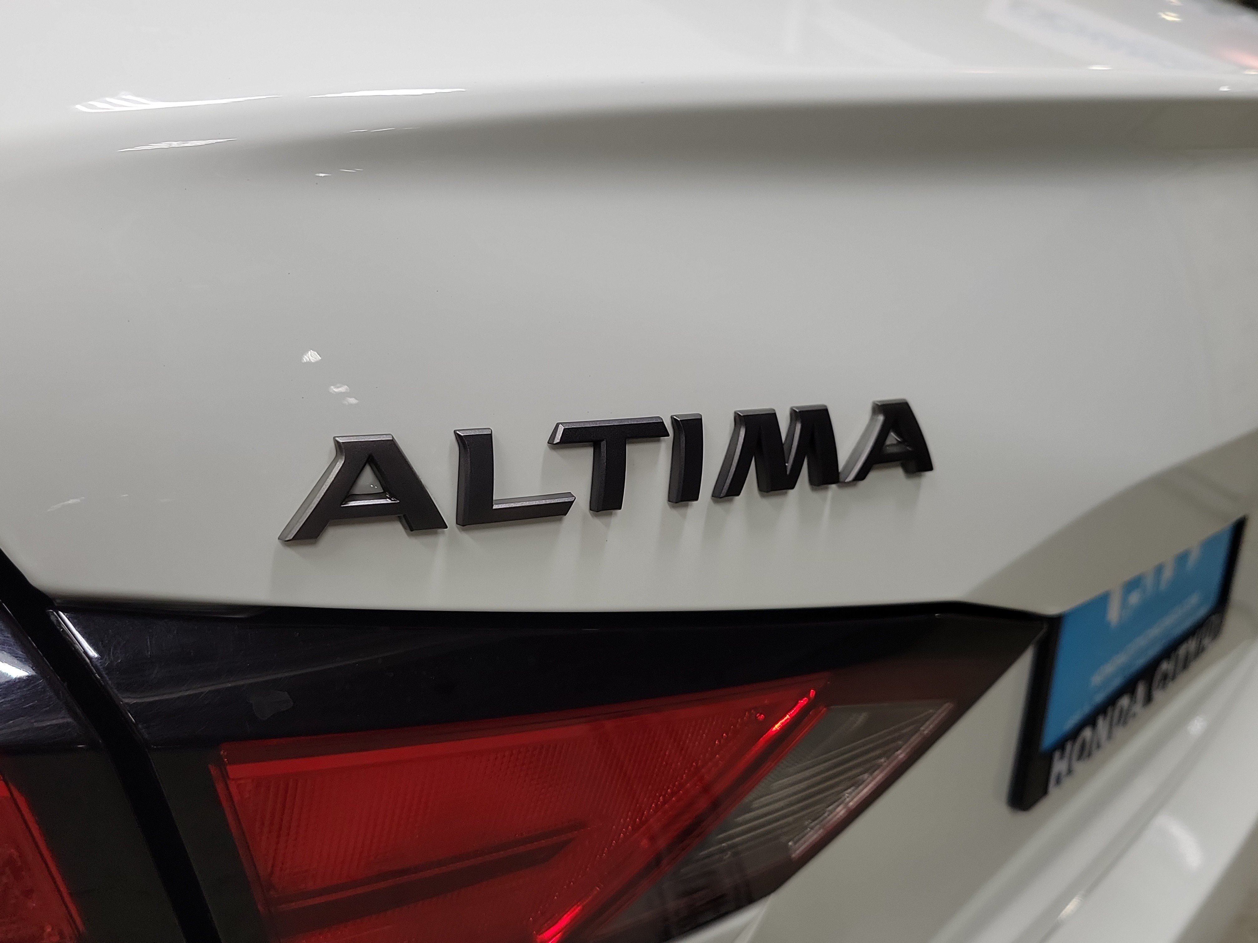 Used 2024 Nissan Altima 2.5 SR FWD image 7