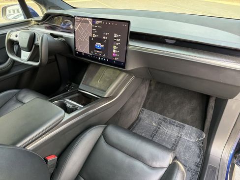 Used 2022 Tesla Model X Plaid image 25