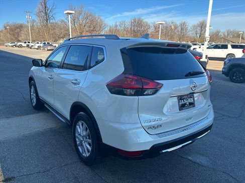 Used 2018 Nissan Rogue SV image 7