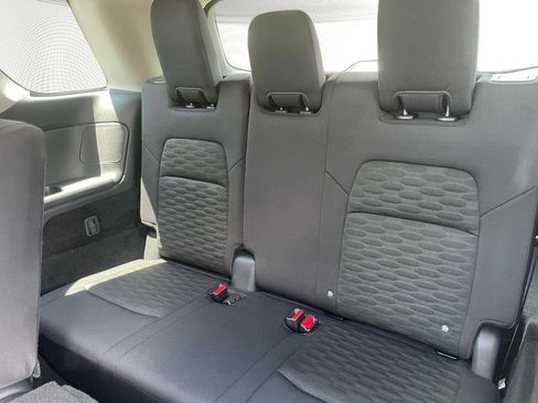Used 2025 Nissan Pathfinder SV AWD/4WD image 11