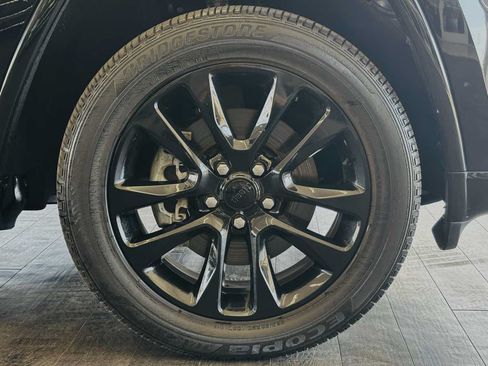 Used 2021 Jeep Grand Cherokee Laredo X AWD/4WD image 27