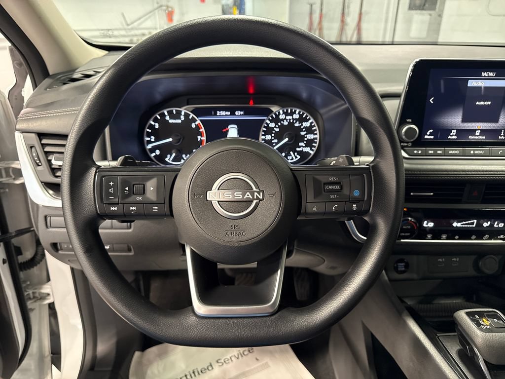 Used 2024 Nissan Rogue SV AWD/4WD image 5