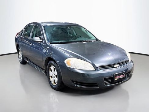 Used 2010 Chevrolet Impala LT FWD image 3