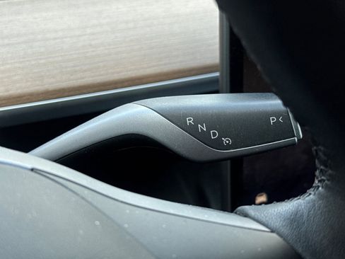Used 2023 Tesla Model Y Long Range AWD/4WD image 33