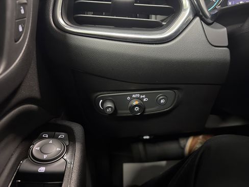 Used 2022 Chevrolet Equinox Premier AWD/4WD image 18