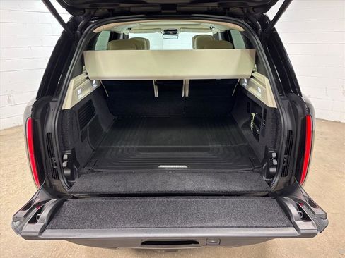 Used 2025 Land Rover Range Rover Long Wheelbase Autobiography image 40