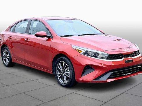 Used 2024 Kia Forte LXS image 2