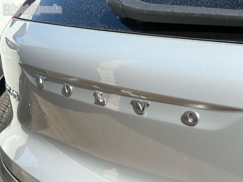 Used 2023 Volvo XC40 B5 Ultimate w/ Protection Package Premier image 13