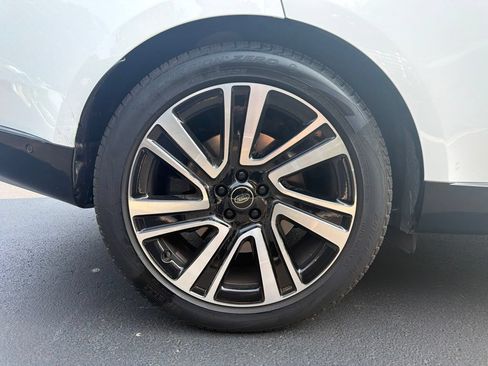 Certified 2023 Land Rover Range Rover Long Wheelbase SE AWD/4WD image 10