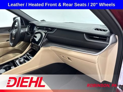 Used 2023 Jeep Grand Cherokee Limited w/ MOPAR Finishing Package AWD/4WD image 17