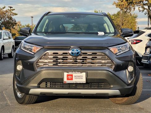 Used 2021 Toyota RAV4 Limited image 2