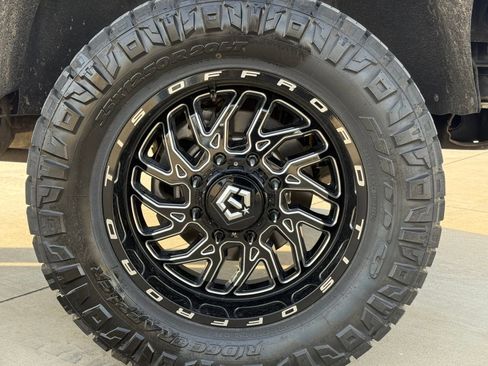 Used 2021 GMC Sierra 3500 AT4 w/ AT4 Premium Plus Package image 9