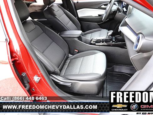 Used 2026 Chevrolet Trax LT FWD image 11