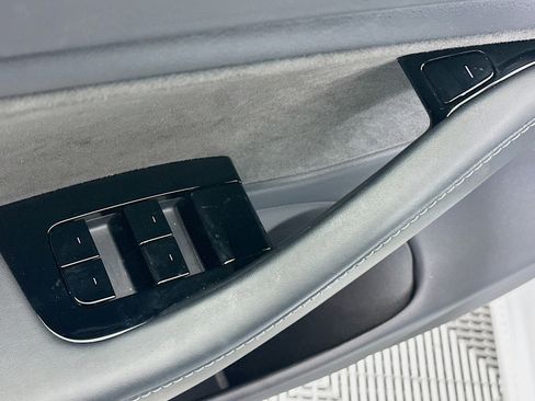 Used 2019 Tesla Model 3 Standard Range Plus image 15