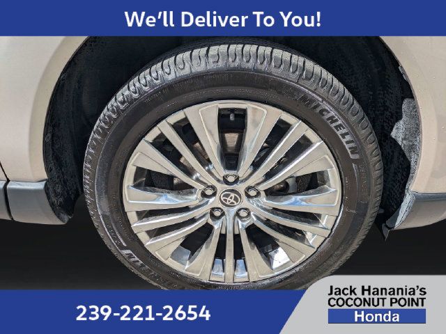 Used 2021 Toyota Venza XLE w/ Softex Package AWD/4WD image 10