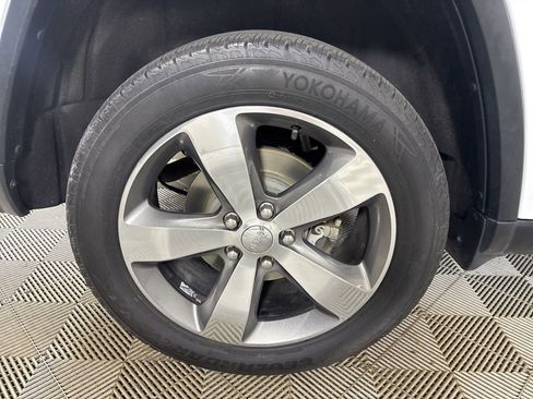 Used 2015 Jeep Grand Cherokee Limited image 29