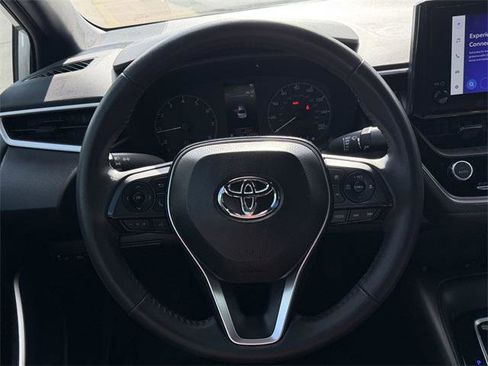 Certified 2025 Toyota Corolla SE image 11