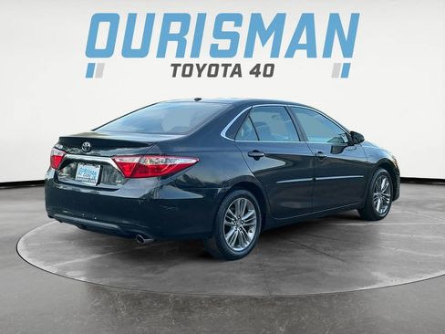 Used 2016 Toyota Camry SE w/ Moonroof Package image 5