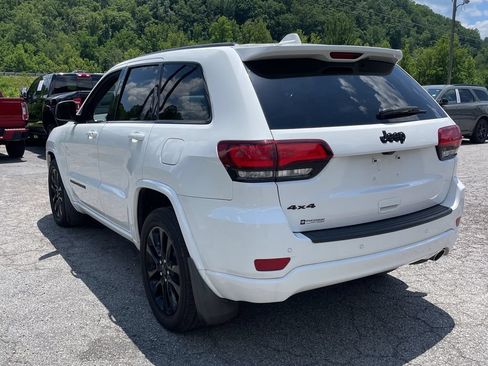 Used 2020 Jeep Grand Cherokee Altitude AWD/4WD image 2