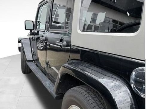Used 2010 Jeep Wrangler Unlimited Sahara AWD/4WD image 11