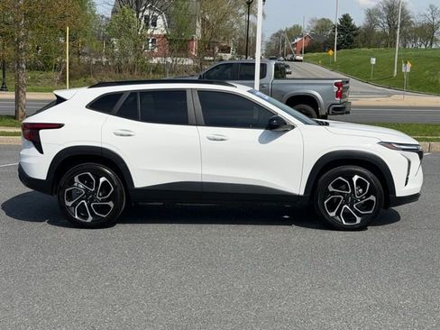 Certified 2024 Chevrolet Trax RS w/ Driver Confidence Package FWD image 15