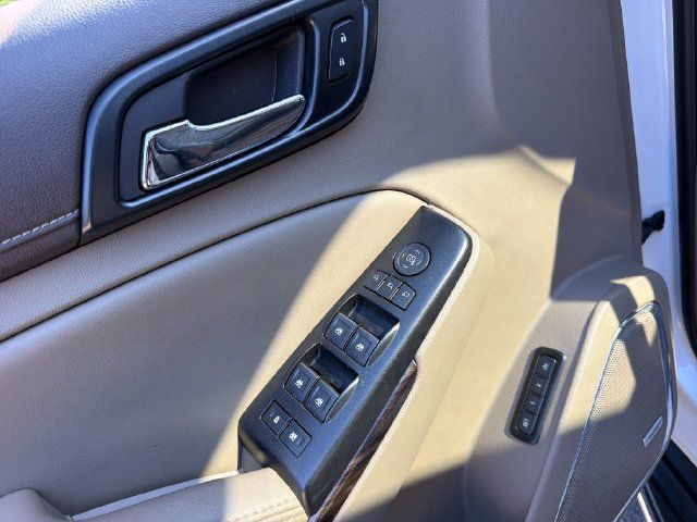 Used 2017 GMC Yukon SLT w/ Premium Edition AWD/4WD image 13