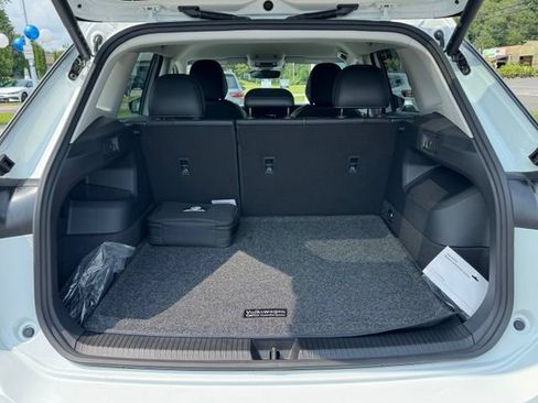 Certified 2025 Volkswagen Tiguan SE AWD/4WD image 15