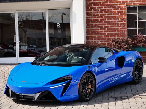 Used 2025 McLaren Artura Spider image 14