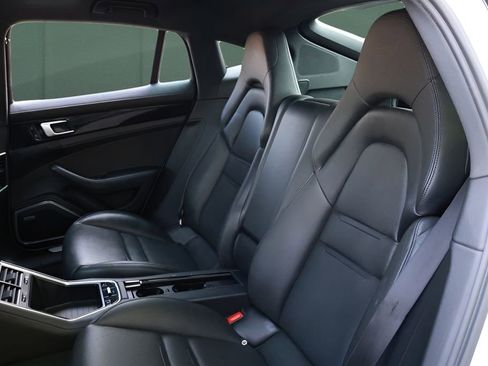 Used 2020 Porsche Panamera RWD image 21
