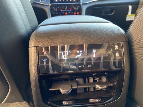 New 2025 Jeep Grand Cherokee L Altitude image 11