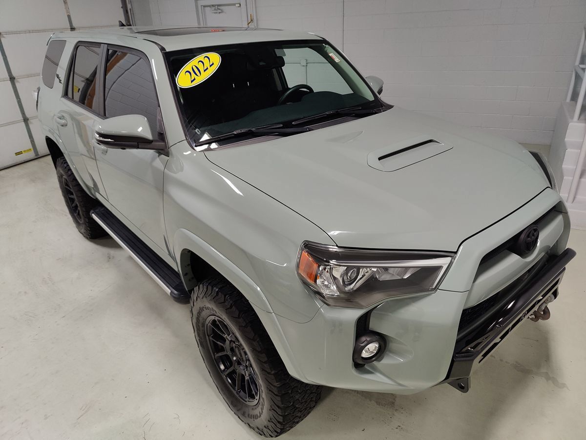Used 2022 Toyota 4Runner TRD Off-Road Premium AWD/4WD image 2