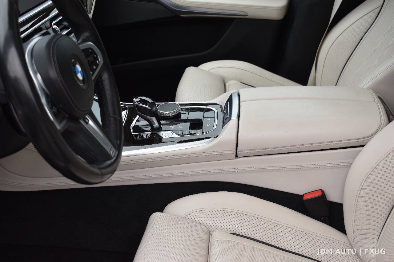 Used 2020 BMW X5 M50i w/ Executive Package AWD/4WD image 32