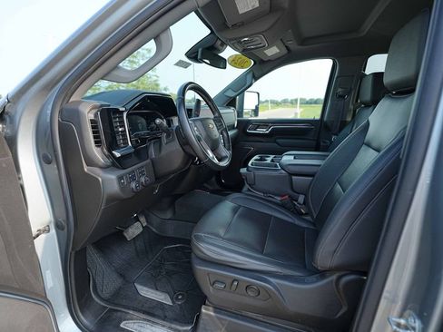 Used 2024 Chevrolet Silverado 3500 LTZ AWD/4WD image 16