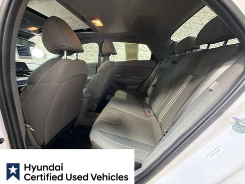 Certified 2025 Hyundai Elantra SEL FWD image 16