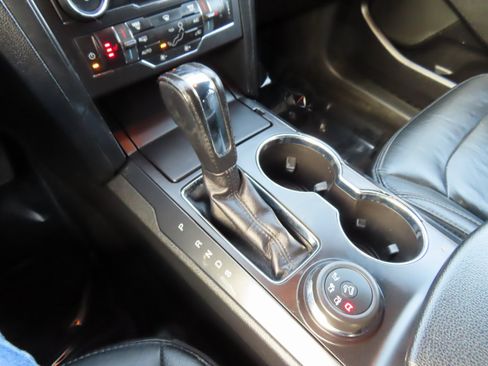 Used 2017 Ford Explorer XLT w/ Equipment Group 202A image 24