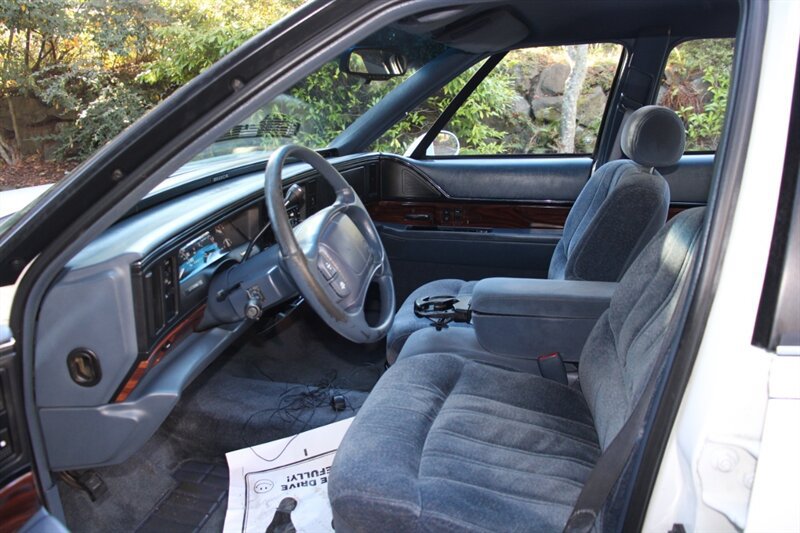 Used 1998 Buick Le Sabre Custom w/ Headliner Lighting Pkg FWD image 5