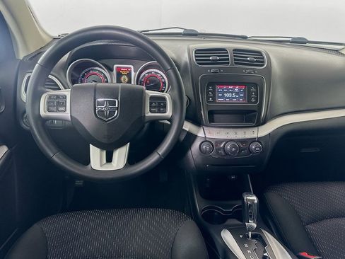 Used 2019 Dodge Journey SE w/ Premium Group image 22