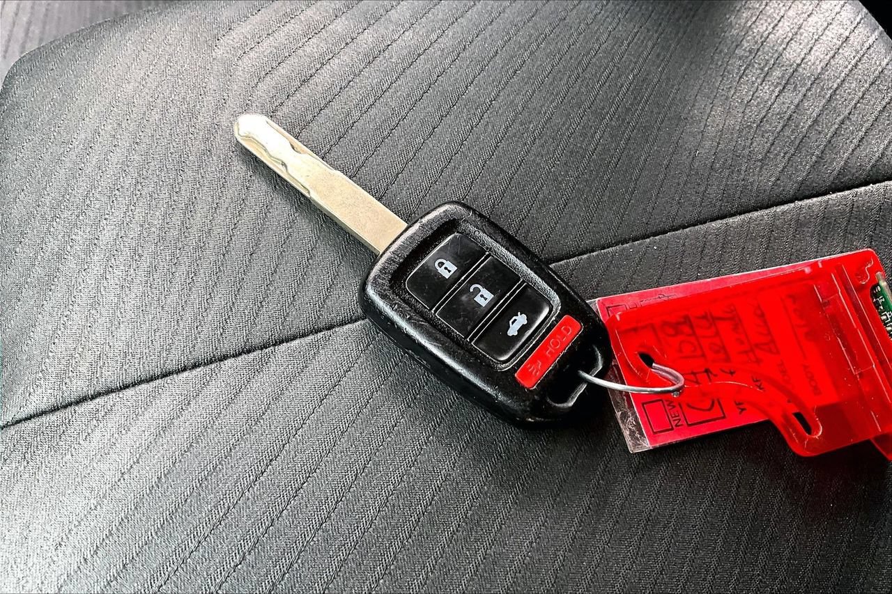 Used 2016 Honda Accord LX image 35