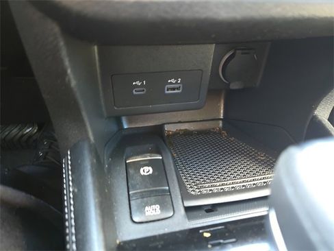 Used 2024 Nissan Kicks SV image 16