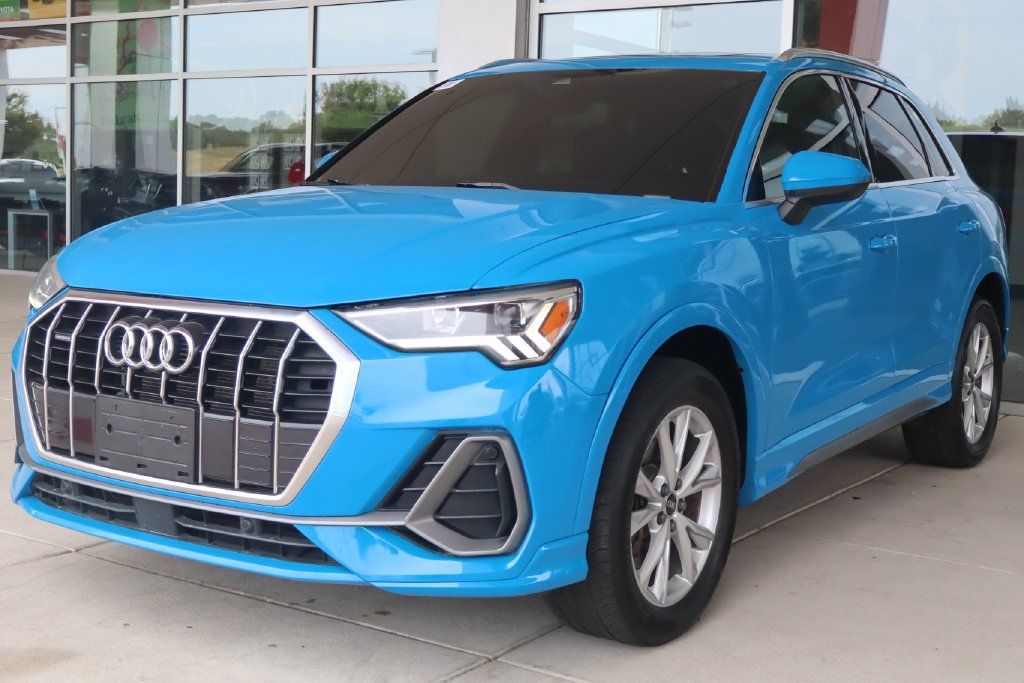 Used 2023 Audi Q3 2.0T Premium AWD/4WD image 3