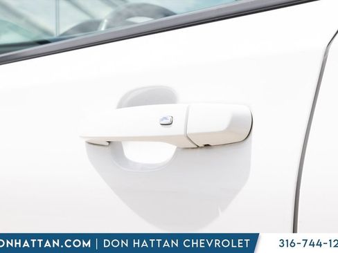Used 2023 GMC Terrain SLT FWD image 29