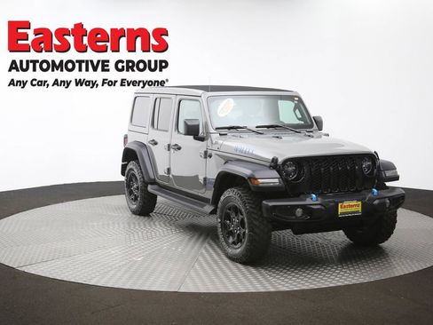 Used 2023 Jeep Wrangler Unlimited w/ Sun & Screen Package image 57