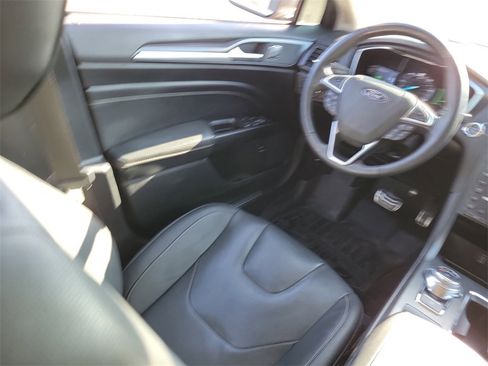 Used 2018 Ford Fusion Energi Titanium image 17