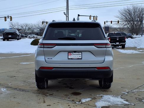 New 2026 Jeep Grand Cherokee Altitude AWD/4WD image 29