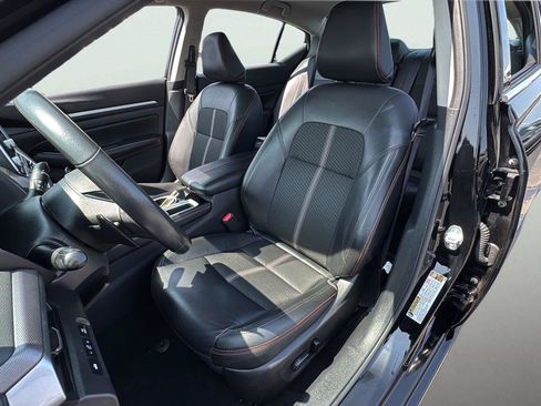 Used 2024 Nissan Altima 2.5 SR FWD image 18