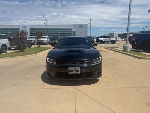 Used 2022 Dodge Charger R/T w/ Blacktop Package RWD image 8