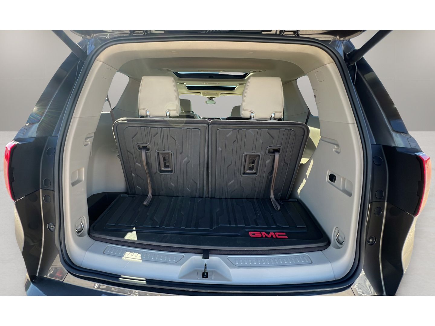 Certified 2019 GMC Acadia Denali w/ Technology Package AWD/4WD image 30
